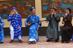 Gửi tình yêu vào những điệu múa, lời ca