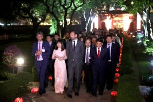 Thủ tướng Pháp Édouard Philippe thăm di tích Quốc gia đặc biệt Văn Miếu-Quốc Tử Giám