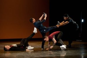 Thưởng thức màn trình diễn hip hop đỉnh cao của các vũ công nổi tiếng thế giới