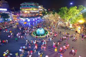 Nhiều hoạt động, sự kiện văn hóa và thể thao tại phố đi bộ hồ Hoàn Kiếm trong tháng 12