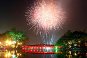 Hà Nội bắn pháo hoa đón Tết Kỷ Hợi 2019 tại 30 điểm