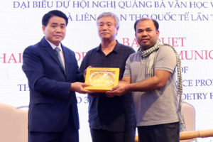 Chủ tịch UBND TP Nguyễn Đức Chung: Các nhà văn, nhà thơ song hành cùng sự đi lên của đất nước, của Thủ đô