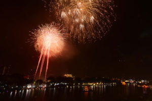 Chiêm ngưỡng màn pháo hoa chào năm mới Kỷ Hợi 2019