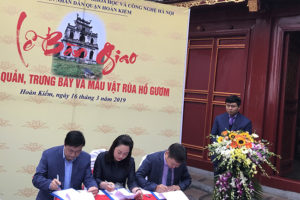 Bàn giao mẫu vật Rùa Hồ Gươm tại Đền Ngọc Sơn