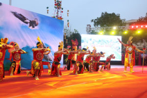 Dâng hương tưởng nhớ Đức Quốc Tổ Lạc Long Quân tại di tích đền Nội Bình Đà (Thanh Oai)