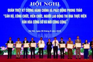 Hà Nội phát động phong trào thi đua thực hiện văn hóa công sở  và nơi công cộng