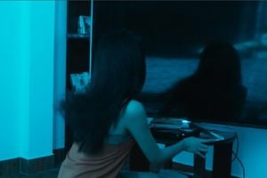 Nổi da gà với trailer phim ‘Cha ma’