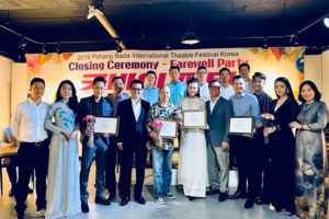 ‘Đôi mắt’ của Kịch Hà Nội thắng lớn tại Hàn Quốc