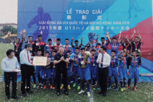 U13 than Quảng Ninh đoạt Cup vô địch giải Bóng đá U13 quốc tế Hà Nội mở rộng