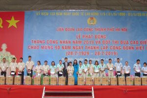 Sôi nổi phong trào thi đua yêu nước trong công nhân, viên chức, lao động