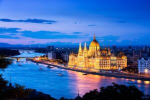 Du lịch qua những thành phố đẹp tráng lệ khi xem ‘Đàn ông song tử’