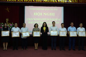 Quận Cầu Giấy trao giải cho 5 tuyến phố, 3 tuyến ngõ xanh, sạch, đẹp