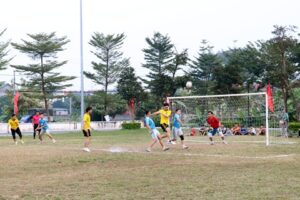 Chương Mỹ: Sôi nổi Giải bóng đá cán bộ CNVC-LĐ các phòng, ban, ngành, đoàn thể