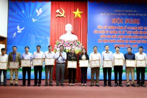 Huyện Thường Tín biểu dương, khen thưởng 50 tập thể và 21 cá nhân tiêu biểu trong thực hiện Chương trình 04-CT/TU
