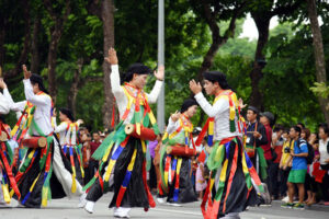 Thay đổi thời gian tổ chức Lễ hội Văn hoá dân gian trong đời sống đương đại 2019