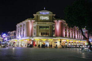 Đẩy mạnh trang trí chiếu sáng và trang trí cây hoa, cây cảnh chào năm mới 2020 và mừng Đảng, mừng Xuân Canh Tý