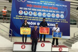 Gần 500 học sinh quận Đống Đa thi đấu môn điền kinh