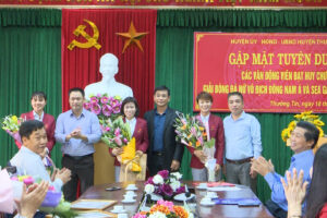 Huyện Thường Tín gặp mặt, tuyên dương các VĐV đạt huy chương Giải bóng đá nữ vô địch Đông Nam Á và SEA Games 30