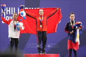Lực sĩ Hà Nội Vương Thị Huyền giành HCV cử tạ SEA Games 30