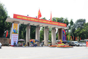 Tổ chức các hoạt động trang trí, tuyên truyền, cổ động trực quan kỷ niệm các ngày lễ lớn dịp cuối năm