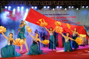 Tuyên truyền lưu động mừng Đảng, mừng Xuân Canh Tý 2020