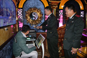 Thanh tra Sở VHTT kiểm tra các cơ sở kinh doanh karaoke về công tác phòng chống dịch nCoV