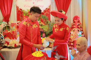 Vận động tổ chức tiệc cưới trong phạm vi gia đình nhằm chống dịch Covid-19
