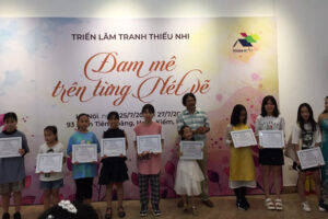 Triển lãm tranh “Đam mê trên từng nét vẽ” của 40 hoạ sĩ nhí