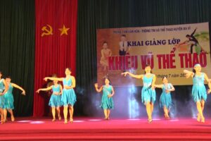 Huyện Ba Vì khai giảng lớp Khiêu vũ thể thao năm 2020