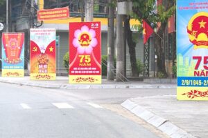 Huyện Phúc Thọ đẩy mạnh tuyên truyền, cổ động trực quan kỷ niệm 75 năm Cách mạng tháng Tám và Quốc khánh 2-9