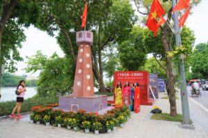 Sở VHTT Hà Nội triển khai công tác trang trí, tuyên truyền  phục vụ các sự kiện lớn