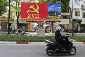 Hà Nội rực rỡ cờ, hoa chào mừng Đại hội đại biểu lần thứ XVII Đảng bộ thành phố