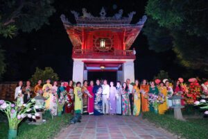 Những người phụ nữ yêu di sản văn hóa