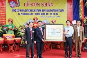 Xã Phượng Cách (Quốc Oai) đón nhận Bằng Di tích lịch sử văn hóa nghệ thuật cấp Thành phố đền Tư Văn