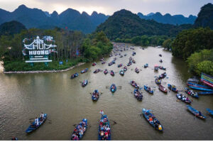 Chùa Hương chính thức mở cửa đón khách từ 13/3