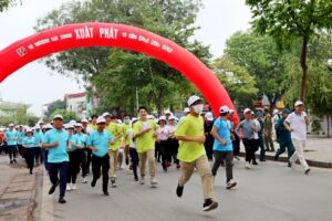 Sơn Tây phát động hưởng ứng Ngày chạy Olympic vì sức khỏe toàn dân và Giải chạy Báo Hànộimới mở rộng lần thứ 47 – Vì hòa bình