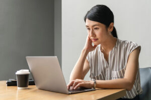 Thành phố Hà Nội yêu cầu trường hợp thực sự cần thiết mới đến làm việc trực tiếp tại công sở