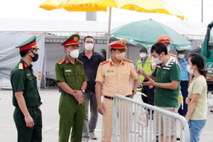 Thành phố Hà Nội khen thưởng 22 tập thể có thành tích xuất sắc đột xuất trong phòng, chống dịch Covid-19