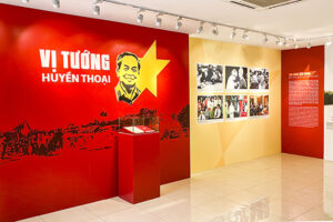 Trưng bày hơn 200 hình ảnh, tài liệu về “Vị tướng huyền thoại” Võ Nguyên Giáp