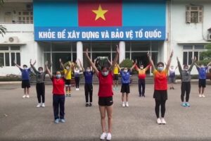“Cả nhà tập ngay, đánh bay Covid”