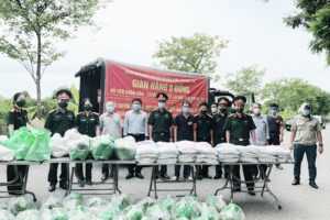 Huyện Thanh Trì: Gian hàng 0 đồng –  Ấm tình Quân – Dân trong đại dịch