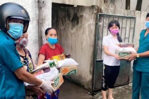 Sáng ngời tình quân dân trong đại dịch