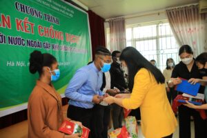 Hà Nội tổ chức chương trình “Đoàn kết chống dịch” – hỗ trợ người nước ngoài sinh sống trên địa bàn gặp khó khăn do ảnh hưởng dịch bệnh COVID-19
