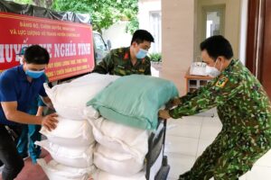 Chương Mỹ san sẻ khó khăn với nhân dân các quận nội thành bị ảnh hưởng bởi dịch bệnh Covid-19