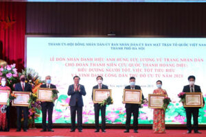 Năm 2021, Hà Nội khen thưởng 604 tập thể, 994 cá nhân trong công tác phòng, chống dịch Covid-19