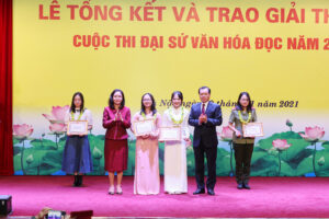 Trao giải Đại sứ văn hóa đọc năm 2021