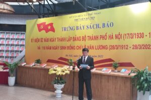 Trưng bày sách, báo kỷ niệm 92 năm ngày thành lập Đảng bộ thành phố Hà Nội và 110 năm ngày sinh đồng chí Lê Văn Lương