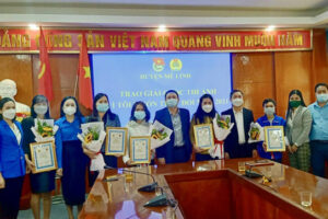 Mê Linh trao giải giải cuộc thi ảnh “Vì tôi muốn thay đổi” năm 2021