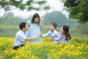 Xây dựng môi trường văn hóa cơ sở và công tác tổ chức cán bộ