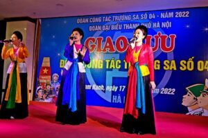 Nhà hát Chèo Hà Nội biểu diễn tại Trường Sa